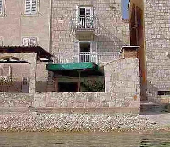 Acalinovic Lejlighed *